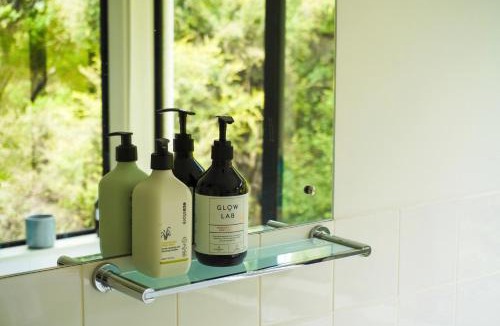 Taiharuru Villa | Te Huia