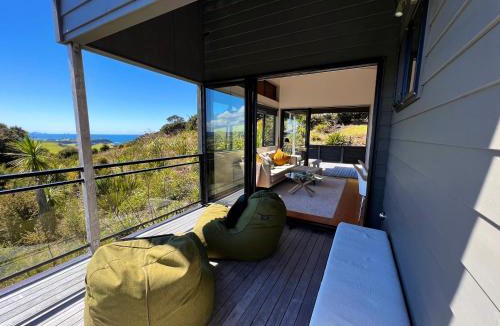 Taiharuru Villa | Te Huia