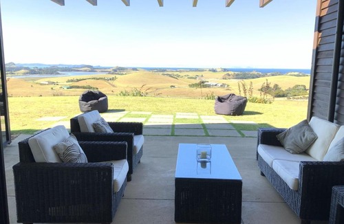Taiharuru Villa | Te Kahu Pacific View