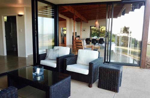 Taiharuru Villa | Te Kahu Pacific View