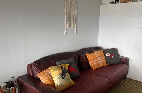 Te Mata Apartment | Te Mata Bach a road back from Te Mata beach