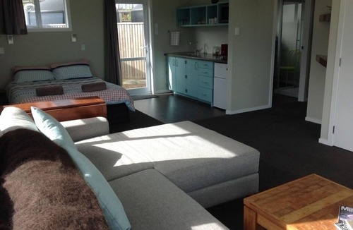 Raglan House | Te Mata Rural Escape