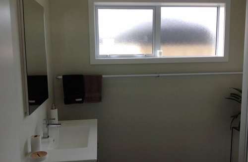 Raglan House | Te Mata Rural Escape