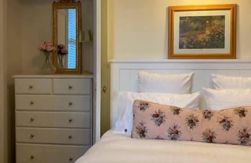 Blayney Bed & Breakfast | Te Rata House - Drawing Room