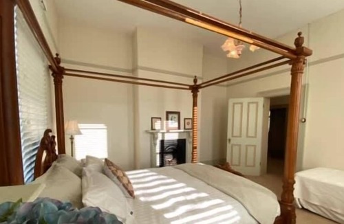 Blayney Bed & Breakfast | Te Rata House - Westview Room