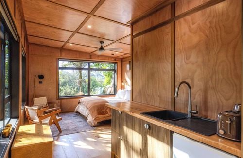 Ostend House | Te Toki Luxury Treehouse and Studio