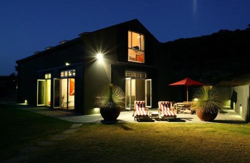 Taiharuru Villa | Te Whara at Kauri Mountain Point