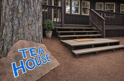 Algoma District Cabin | Tea House Cottage – Phillips Bay Resort