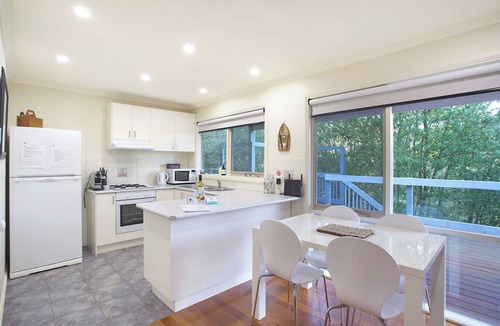 Tootgarook House | Tea Tree Breeze by Ready Set Stay- Unlimited WiFi & Great Location