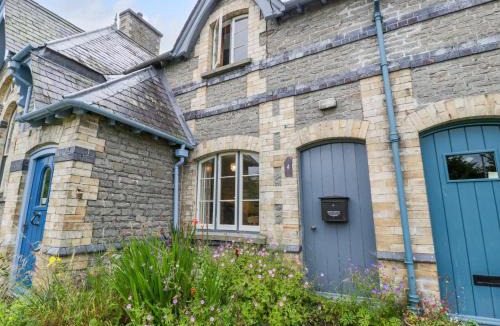 Kinnerton House | Teacher's Cottage