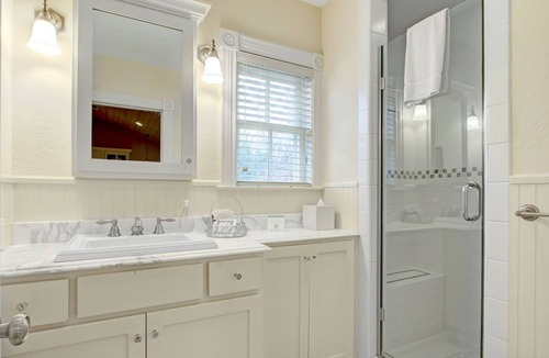 Comfort House | Teachers Cottage at RRR - A Birdy Vacation Rental