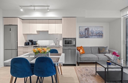 Church and Wellesley Apartment | Teahouse Condos in Downtown Toronto