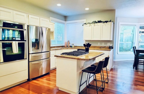 Albany House | Teak and Jordan Estates- Sleeps 28!
