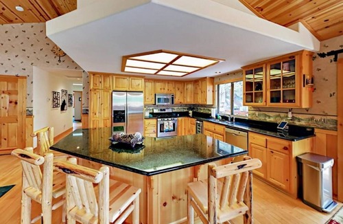 Eagle Mountain Estates Cabin | Teakwood Cozy Wood Cabin with Fireplace
