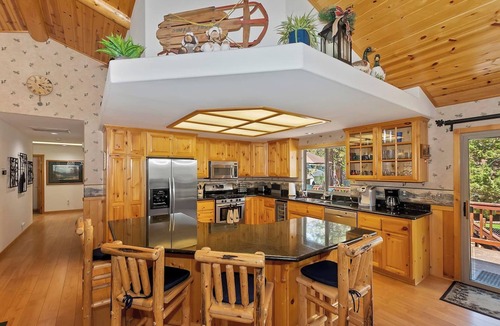 Eagle Mountain Estates Cabin | Teakwood Cozy Wood Cabin with Fireplace