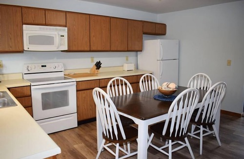 Deep Hole House | Teal Away- Amazing Views, Kayaks, Shared Pier