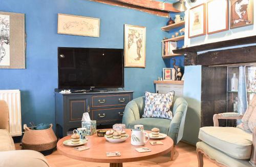 Honiton House | Teal Cottage