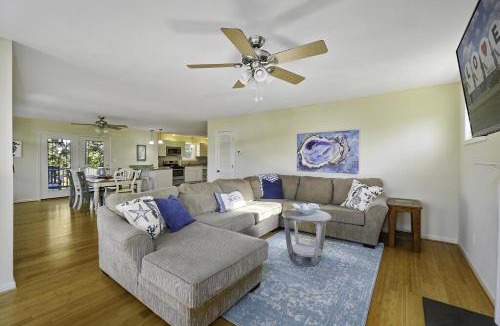 Chincoteague House | Teal Cottage