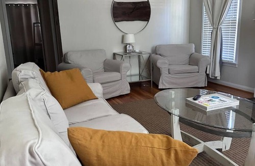 South Central Houston House | Teal Door Rice Village Retreat World Cup dates open