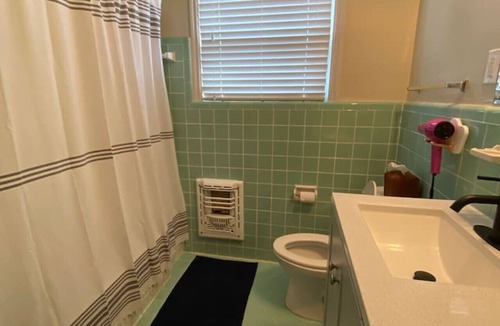 South Central Houston House | Teal Door Rice Village Retreat World Cup dates open