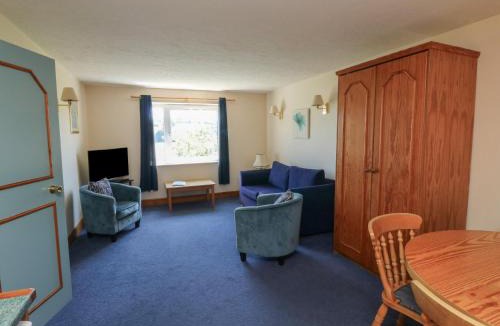 Kingsteignton Apartment | Teal