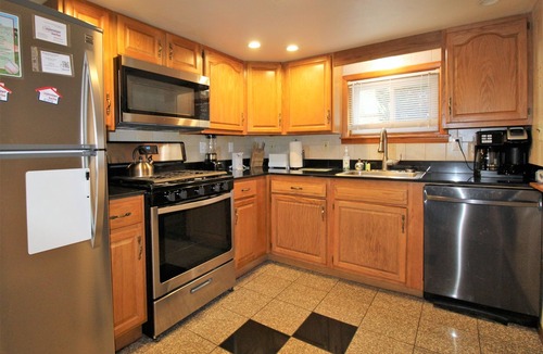 Oneonta House | Team Elm (Entire Property)