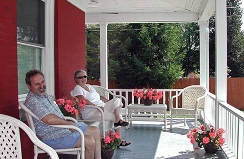 Oneonta House | Team Elm (Entire Property)