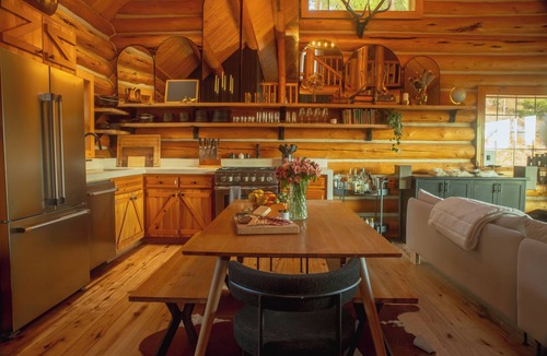 Cle Elum Cabin | Teanaway Pines: Riverfront Mountain Retreat
