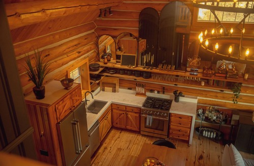 Cle Elum Cabin | Teanaway Pines: Riverfront Mountain Retreat