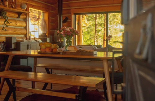 Cle Elum Cabin | Teanaway Pines: Riverfront Mountain Retreat