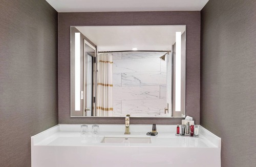 Teaneck Hotel | Teaneck Marriott at Glenpointe