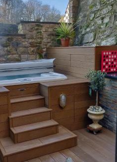 Knaresborough House | Teardrop Cottage