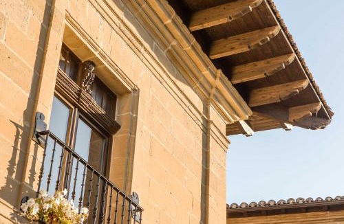 Cuzcurrita de Rio Tiron Hotel | Teatrisso Hotel Palacio
