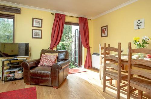 Buckfastleigh House | Ted 'N' Betty's