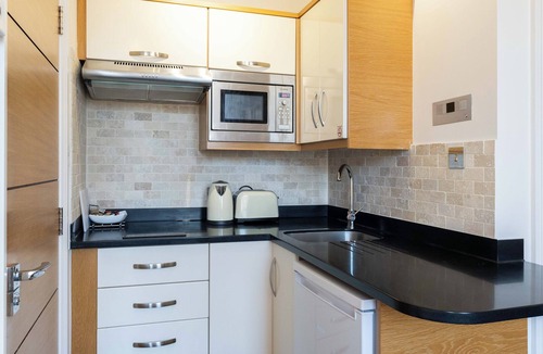 Richmond-upon-Thames Apartment | Teddington Lodge