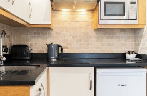 Richmond-upon-Thames Apartment | Teddington Lodge