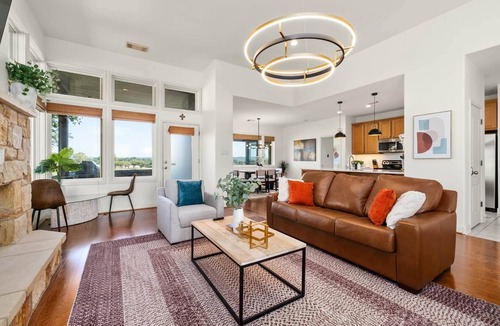 Lakecliff On Lake Travis House | Tee Box Retreat at Lakecliff Country Club