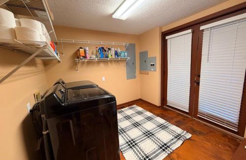 Mayfield Apartment | Tee Time Retreat - Mayfield, KY