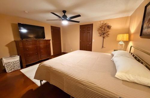 Mayfield Apartment | Tee Time Retreat - Mayfield, KY