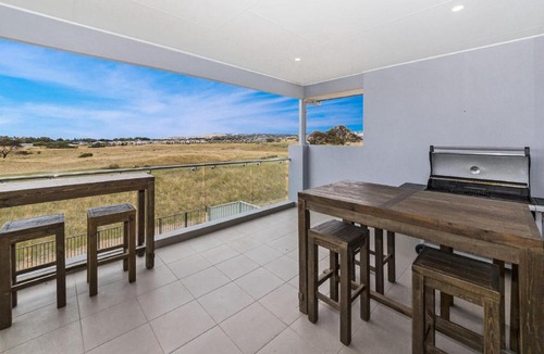 Normanville House | Tee Two on Troon - 21/30 Troon Drive