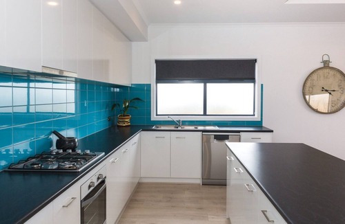 Normanville House | Tee Two on Troon - 21/30 Troon Drive