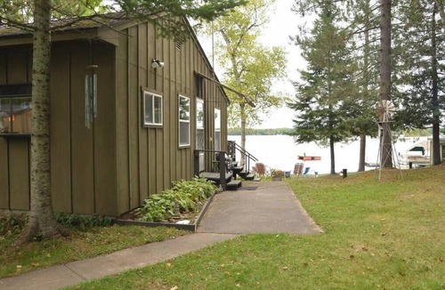 Superior House | TeeGeeLee Lakefront Cabin on Amnicon, available May