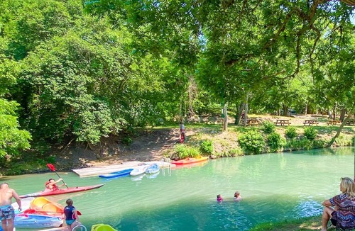 Seguin Cottage | Teepee 3 is a Stylish Fully Furnished Teepee at Geronimo Creek Retreat