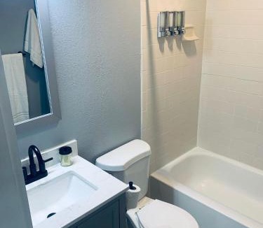 Roscommon Apartment | TeePee Room 16-Newly Renovated