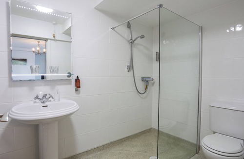 Bala Cottage | TEGID LAKESIDE - BALA LAKE, romantic in Bala