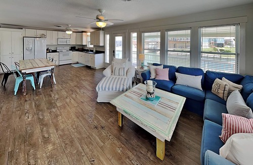 City-by-the Sea House | Tejas Tides by Miss Kitty’s