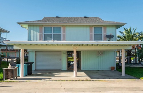City-by-the Sea House | Tejas Tides by Miss Kitty’s