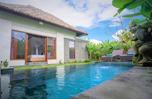 Kenderan Villa | Telaga Waja with tropical forest view