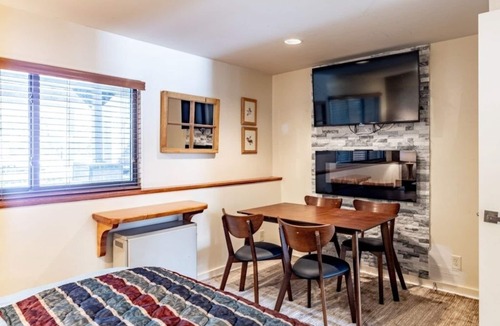 Jeffersonville Condo | Telemark 5 4 Bedroom Condo by RedAwning