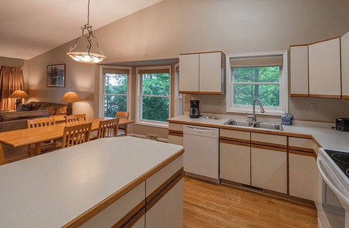 Cable Apartment | Telemark Point Lakefront Condo - 2br/2ba